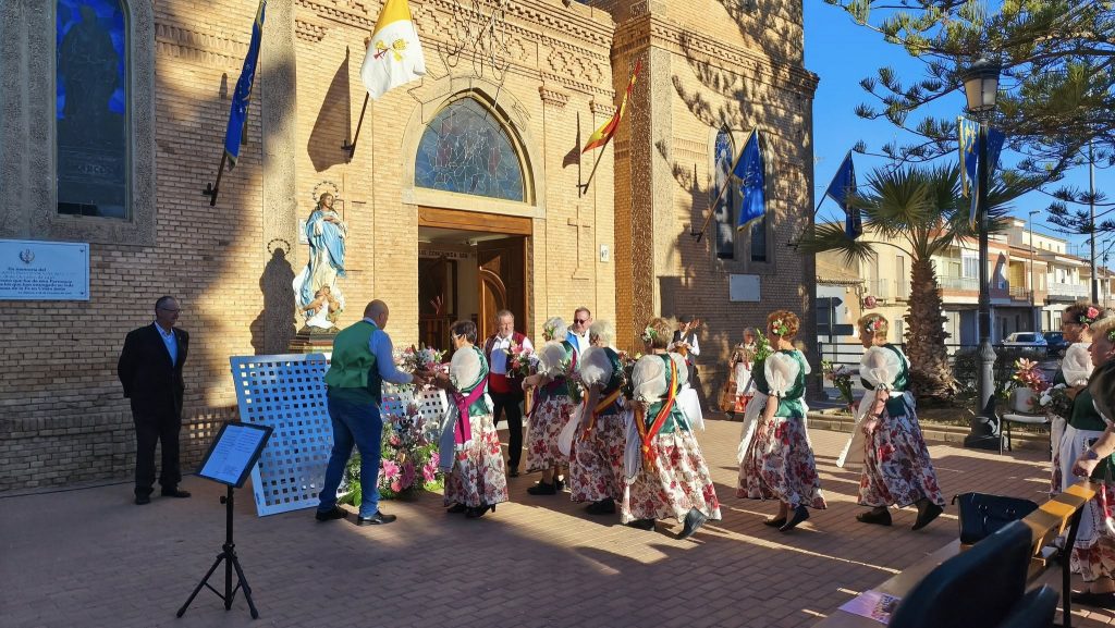 Emoción, trovos y flores a los pies de nuestra patrona