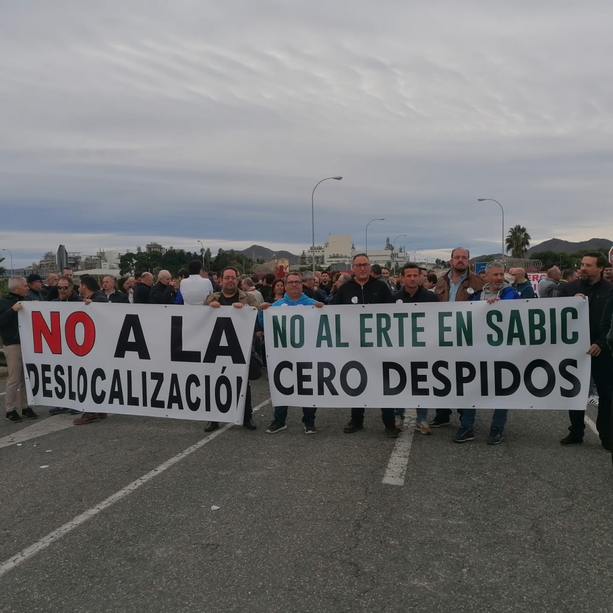 Noticia sobre la venta de la planta de SABIC en La Aljorra al fondo Mutares